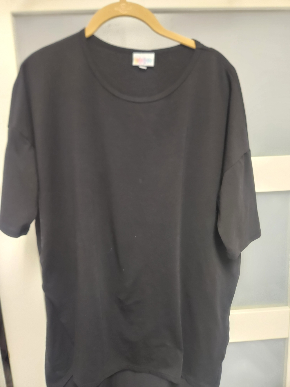 LuLaRoe Black Short Sleeve Women's Tee